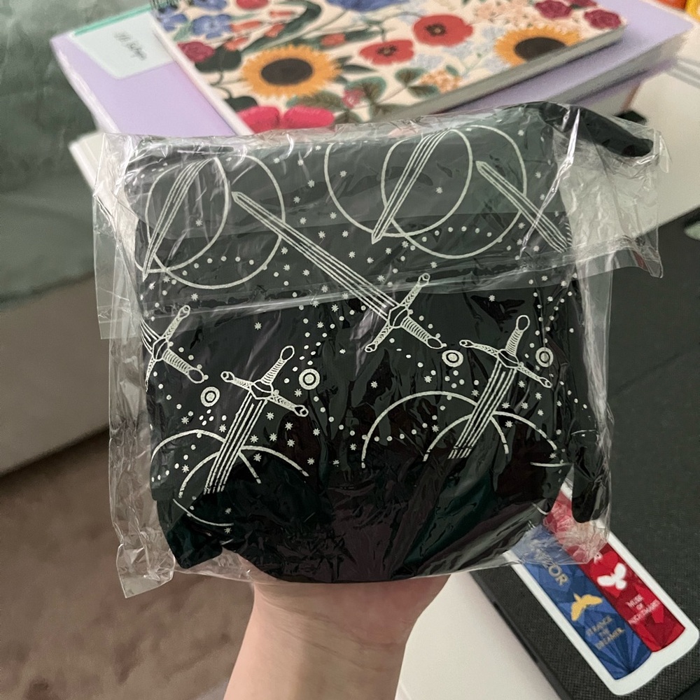 Illumicrate Atlas Six Pencil Case